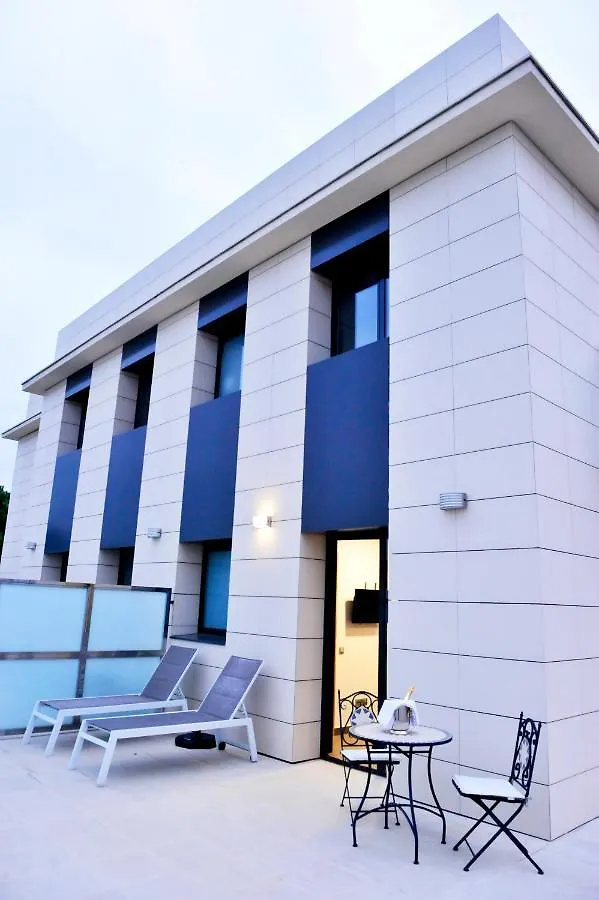 6 Bis Hotel Castelldefels 2*,